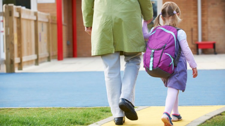 Ağır okul çantalarındaki büyük tehlike! Okul çantası nasıl seçilir?
