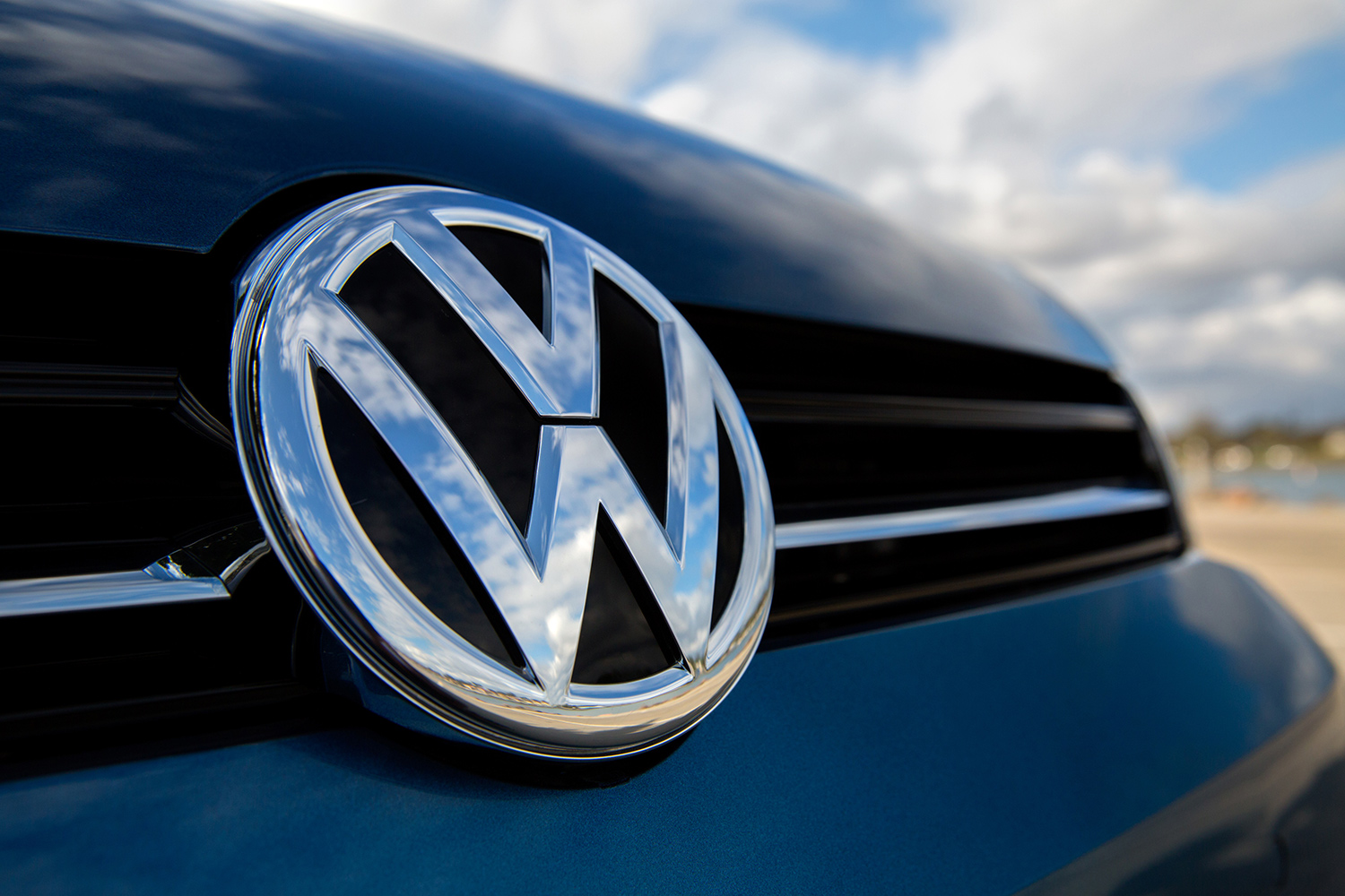 İngilizce konuşmaya karar veren Volkswagen protesto yedi