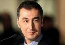 Cem Özdemir: ‘Ben de Taksim’de gösteri yapayım’