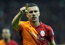 Lukas Podolski’nin yaptığı hareket olay oldu