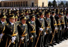 Türk subayların sığınma başvuruları kabul edildi!