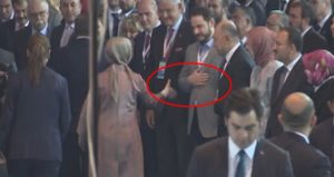 damat-albayrak-sare-davutoglu-nun-elini