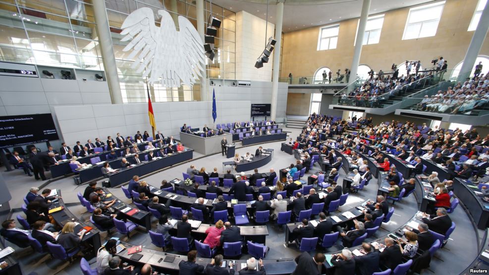 Almanya Anayasa Mahkemesi ırkçı parti NPD ile ilgili kararını verdi