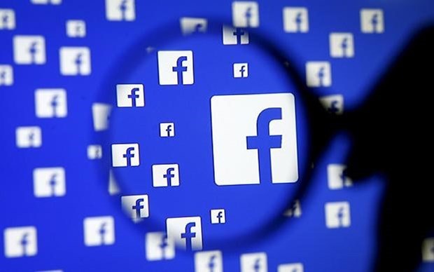 Almanya’nın dize getiremediği Facebook bir mülteci önünde diz çökebilir