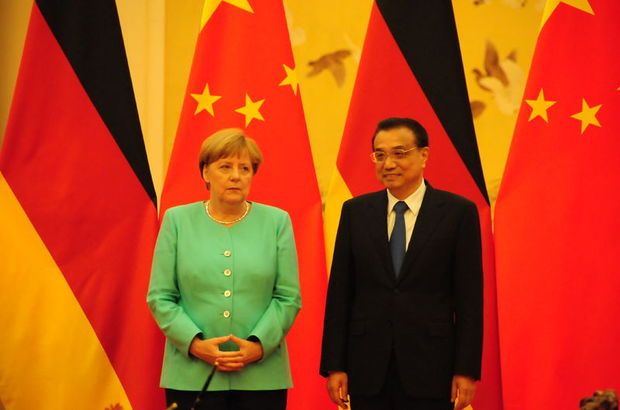 Angela Merkel Çin’e gitti!