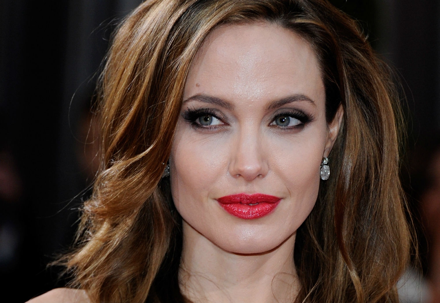 Angelina Jolie cinsel tercihini değiştirdi