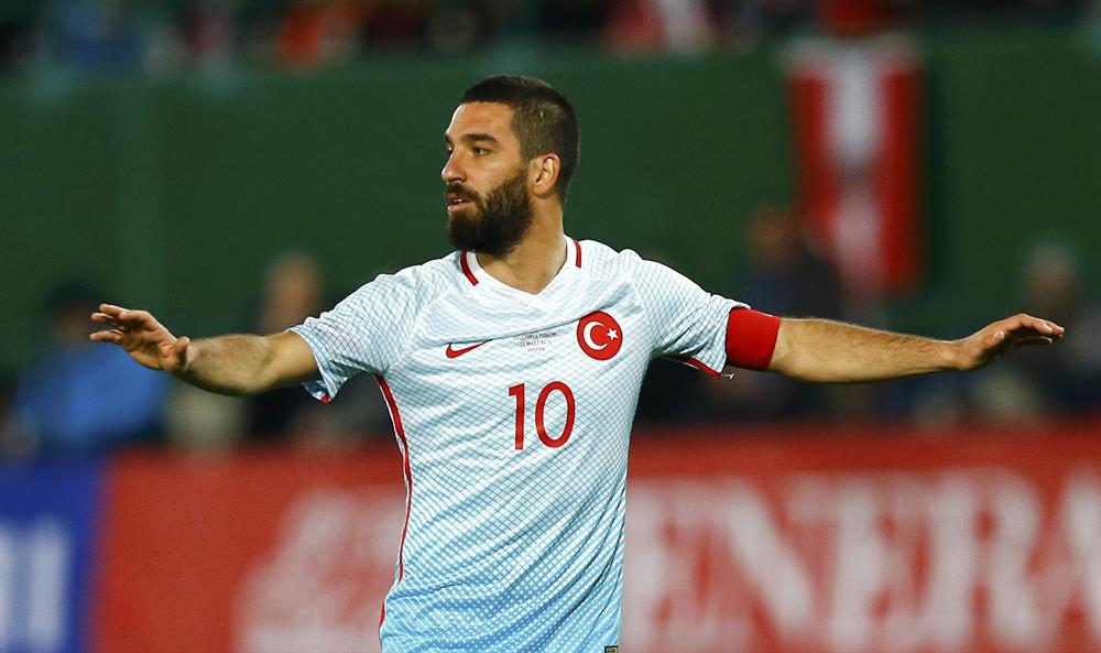 Arda Turan özür diledi