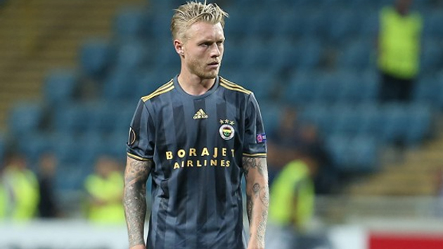 Avrupa devi Simon Kjaer ile ilgili