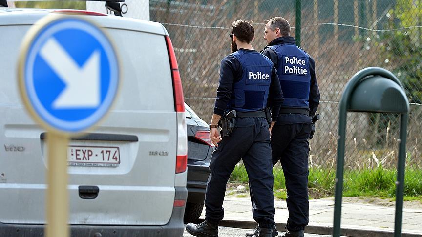 Belçika’da polise bıçaklı saldırı!