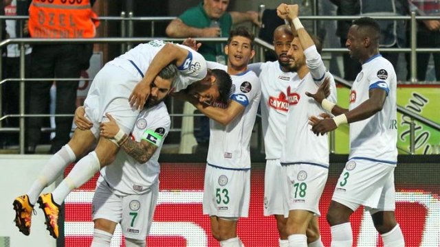 Çaykur Rizespor aldığı galibiyetle küme düşmemeyi garantiledi