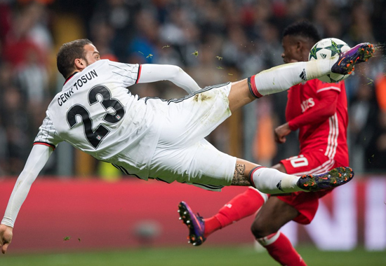 Cenk Tosun’un attığı gol Şampiyonlar Ligi gruplarının en iyi golü seçildi