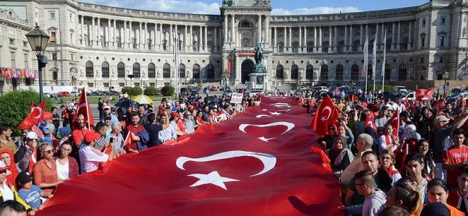 Darbe girişimi protestolarına katılan Türklere büyük şok!
