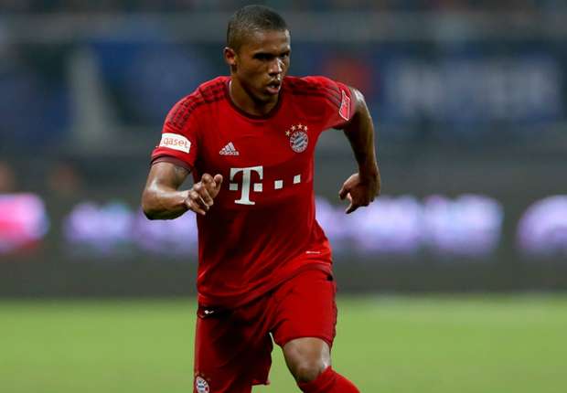 douglas-costa-46