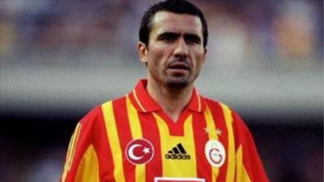 Efsanevi futbolculardan Hagi, şampiyonluk hakkında düşüncelerini söyledi