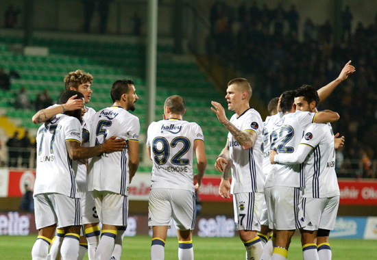 Fenerbahçe, Alanyaspor karşısında geriden gelerek kazandı