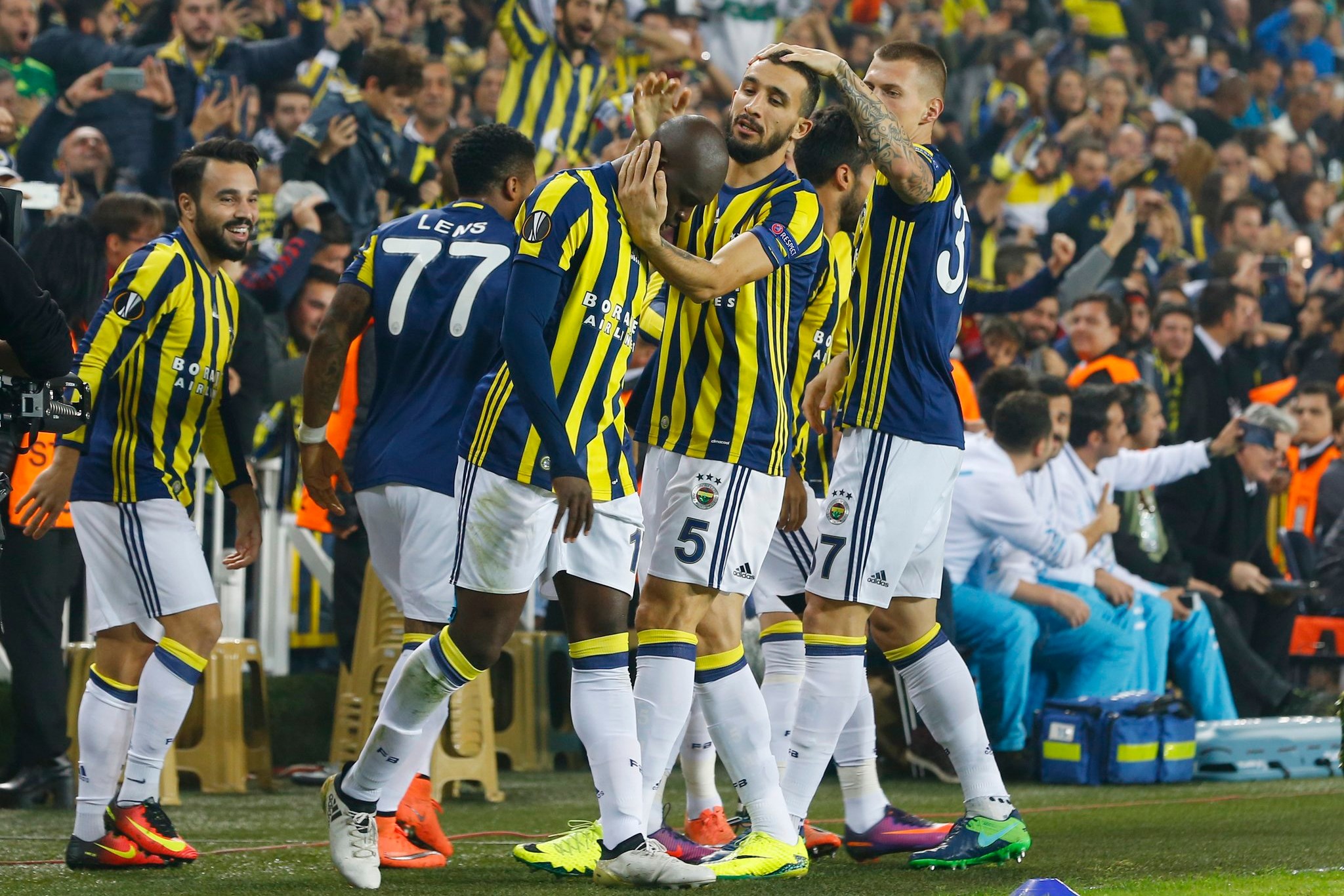Fenerbahçe-Manchester United maçını özetleyen 16 caps