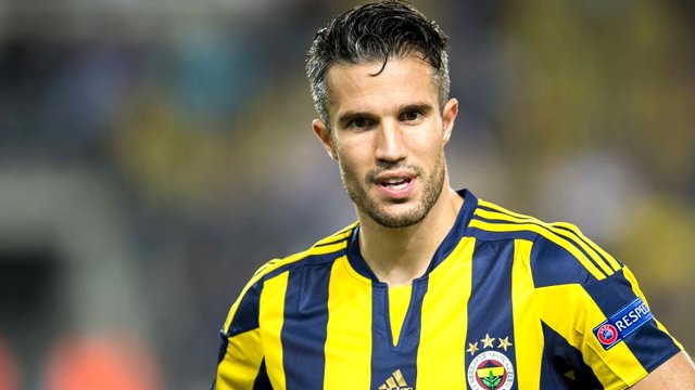 Fenerbahçe, Robin van Persie’nin Takımda Kalmasına Karar Verdi