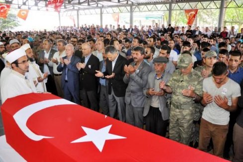 Gaziantep, şehidini son yolculuğuna uğurladı