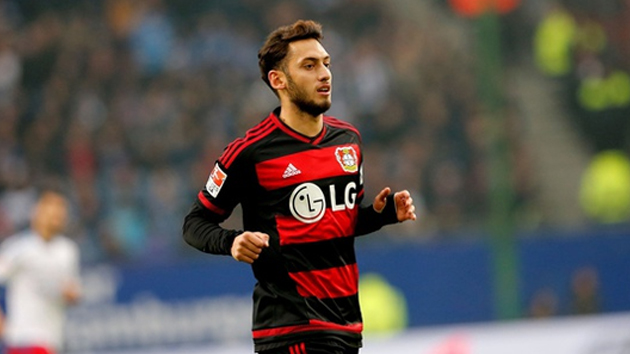 Hakan Çalhanoğlu transfer olacağı takımı açıkladı