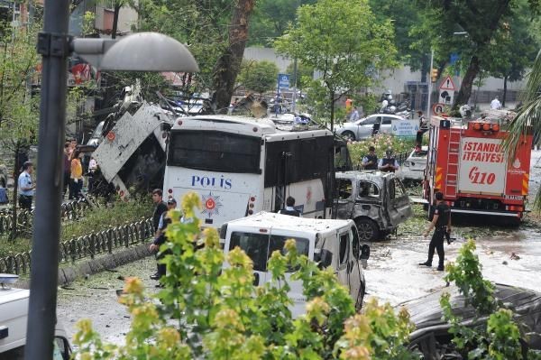 İstanbul Vezneciler’de meydana gelen patlamanın ilk görüntüleri