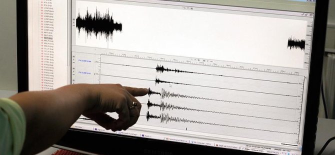 İtalya yine şiddetli deprem yaşandı