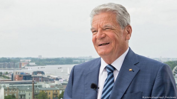 Joachim Gauck’dan Angela Merkel’e destek