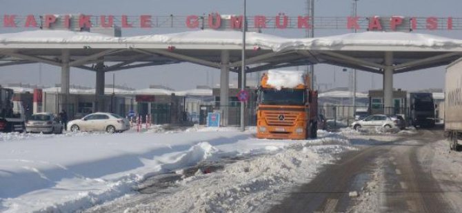 Kapıkule’de upuzun kuyruklar çileden çıkardı!