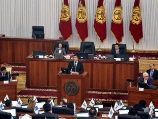 kirgizistan-da-hukumet-istifa-etti