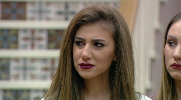 Kısmetse Olur’da Hazal ve Melis kavga etti