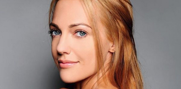 Meryem Uzerli’nin Kucak Pozu Olay Oldu