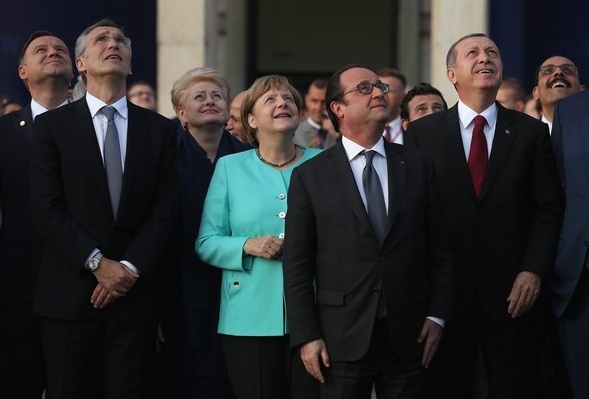 erdoga-merkel-nato-ucak