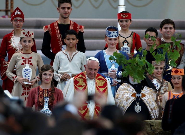 Papa Françesko, Türkiye’ye barış güvercini uçuracak