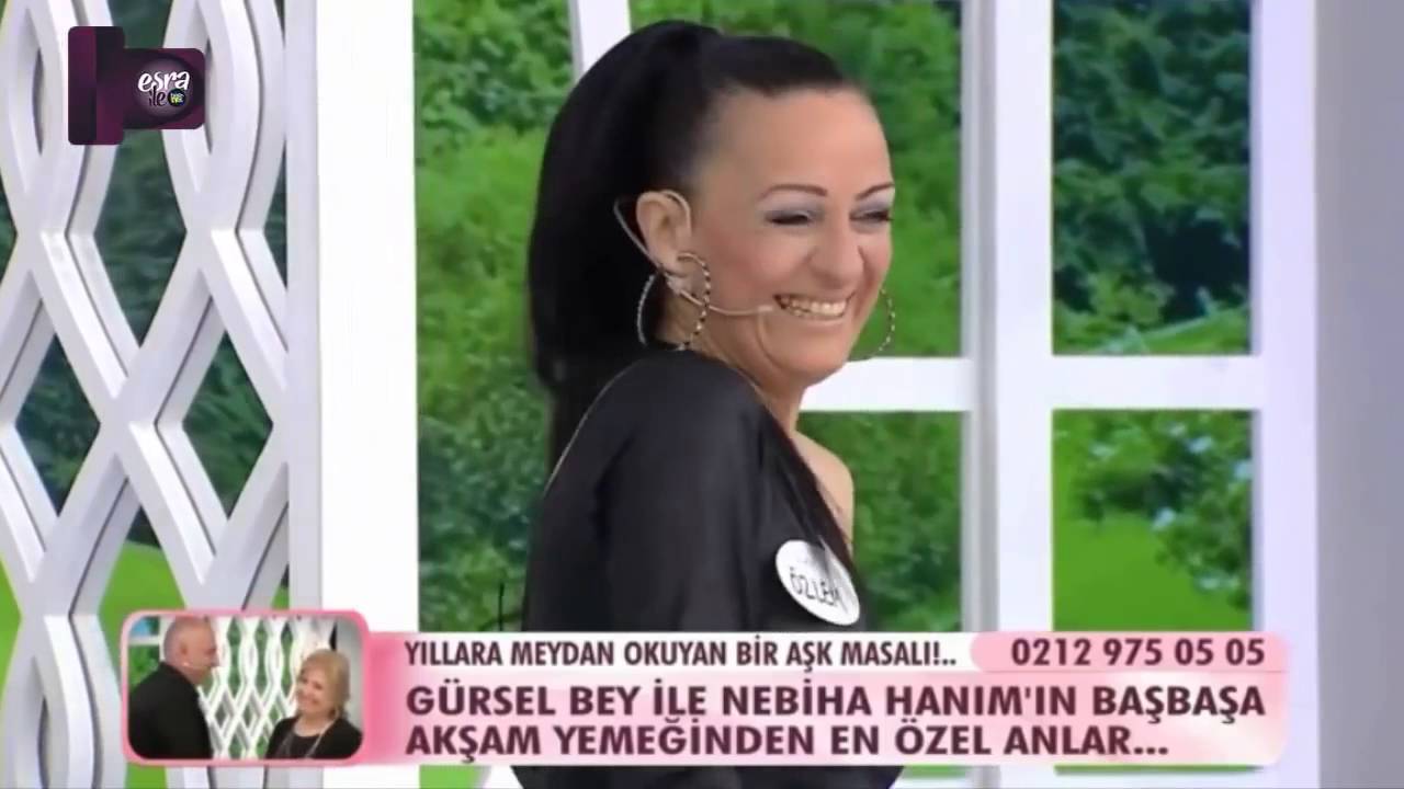 Paravan açılır açılmaz öpücüğü patlattı