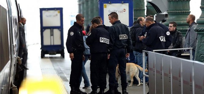 Paris az daha kan gölüne dönüyordu