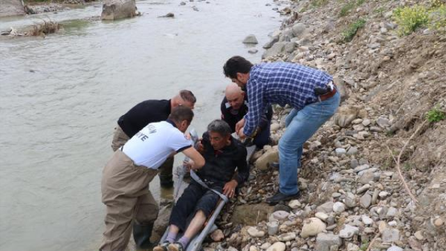 Sarhoş adamı öldü sandılar