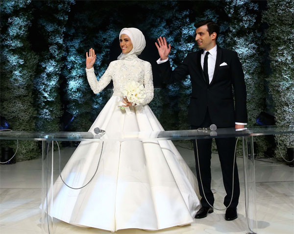 Sümeyye Erdoğan Evlendi, Gelinliğini Kim Dikti