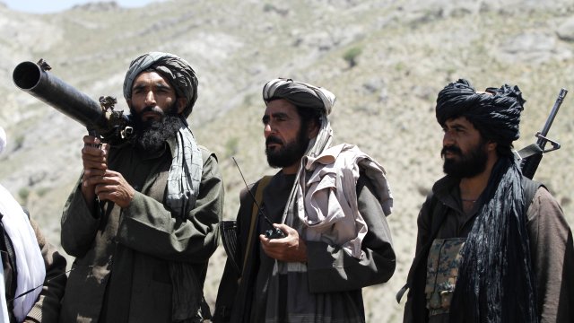 Taliban, Afganistan halkını katletti : 17 ölü