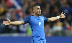 France's Dimitri Payet jubilates after scoring his team's third goal during a friendly soccer match between France and Cameroon at the La Beaujoire Stadium in Nantes, western France, Monday, May 30, 2016. The French squad is in preparation for the EURO 2016 soccer championships which start on June 10, 2016. France won 3-2. (AP Photo/David Vincent) ORG XMIT: DAV121