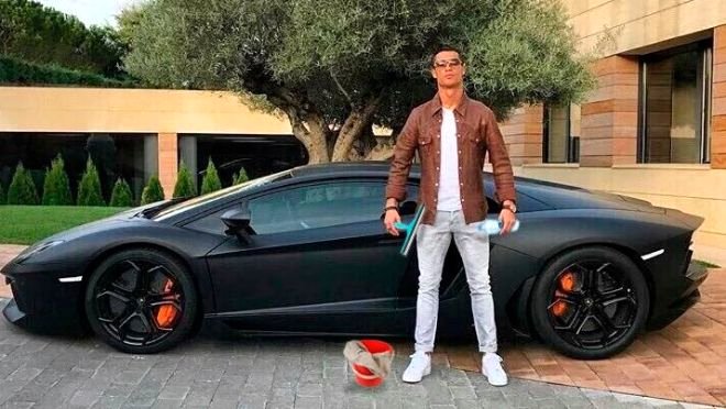 Yeni Arabasıyla Fotoğraf Paylaşan Ronaldo’nun Şekilden Şekle Sokulduğu 15 Çalışma