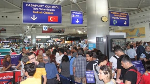 yesil-ve-gri-pasaport-yolcular